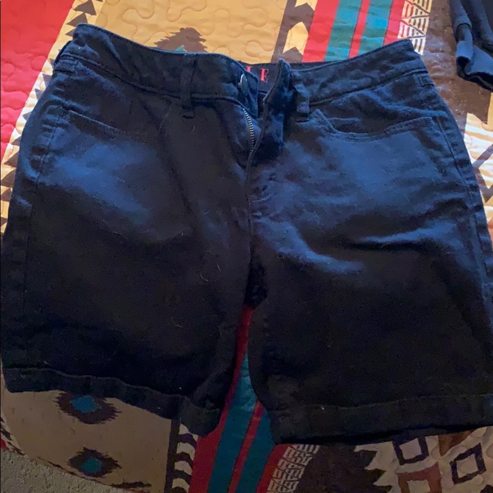 Elle pair shorts